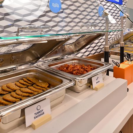 Holiday Inn Express Philadelphia Airport By Ihg Essington Bagian luar foto