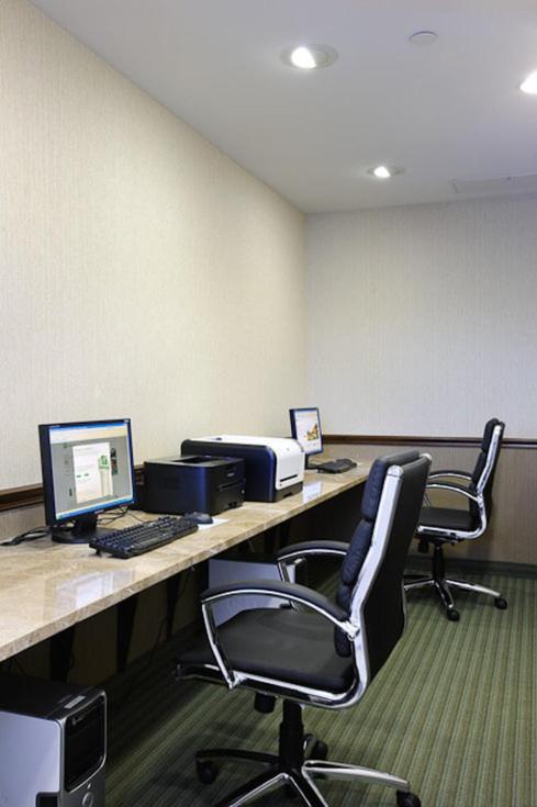 Holiday Inn Express Philadelphia Airport By Ihg Essington Bagian luar foto